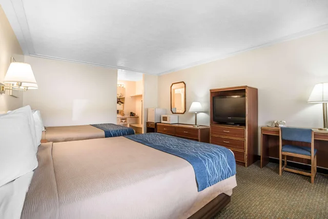 غرفة بسريرين كوين لذوي الإعاقة، Rodeway Inn & Suites Pronghorn Lodge Lander 1/2