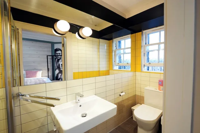 Private, Twin Beds، The West End Hotel 4/5