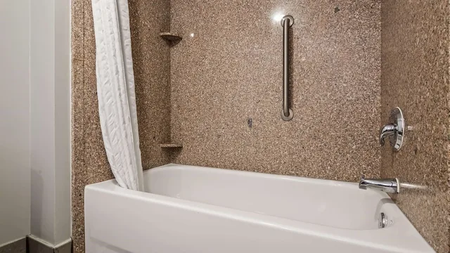 غرفة قياسية بسرير كينج، Best Western Plus St. Augustine I-95 10/10