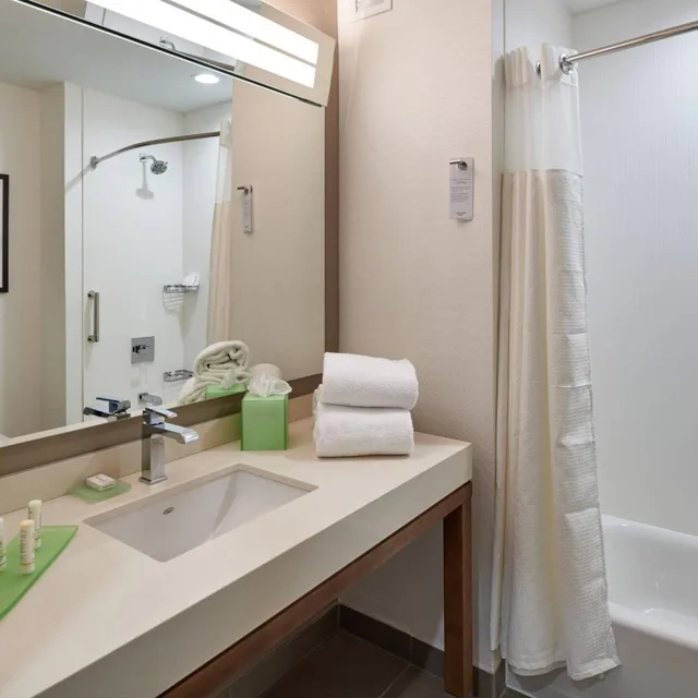 Room, 2 Queen Beds, Stadium View، Hotel Courtyard By Marriott el Paso Downtown Convention Center 3/5
