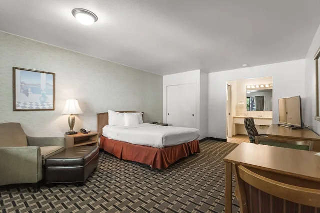غرفة قياسية بسرير كوين، Northern Queen Inn 3/6