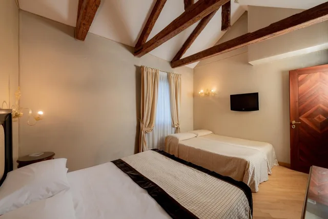 غرفة عائلية مع أريكة، Hotel Paganelli Venice 1/10