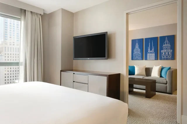 جناح سوبيريور بسرير كينج لذوي الإعاقة، Hilton Chicago Magnificent Mile Suites 2/3