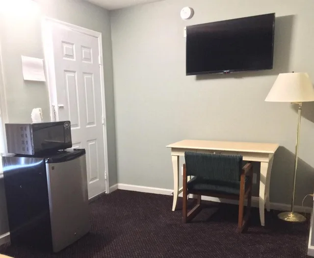 غرفة بسريرين كوين، Overton Motel Livingston 3/3
