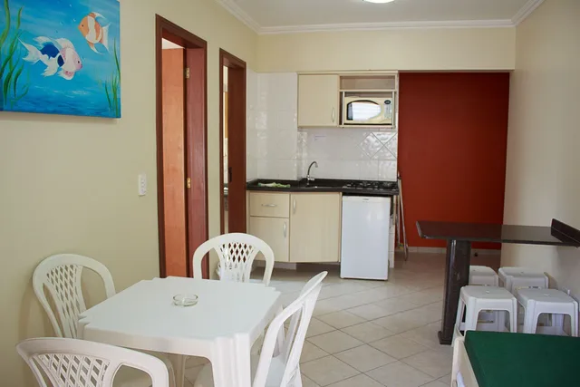 شقة تقليدية بسرير مزدوج بإطلالة على المدينة بشرفة بغرفة نوم واحدة مع أريكة، Bombinhas Praia Apart Hotel - Unidade Bombas 4/7