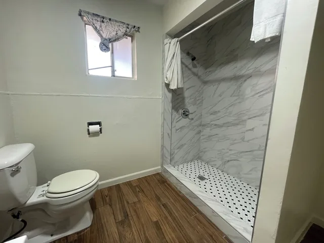 غرفة بسريرين كوين لغير المدخنين، Oak Motel Modesto CA 8/9
