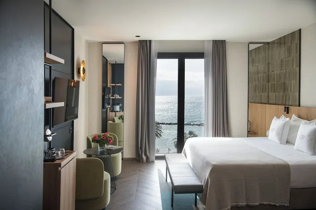 غرفة ديلوكس بسرير كينج بإطلالة على البحر، Hotel Europa 7/10