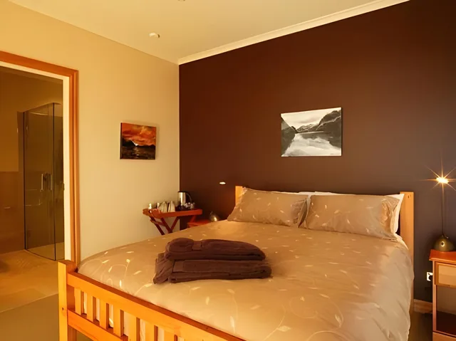 جناح، Parautane Lodge 1/1