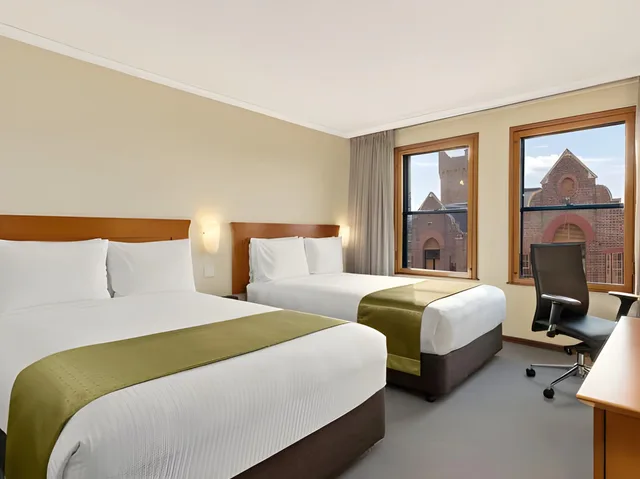 Twin Room, Sydney Harbour Hotel 1/1