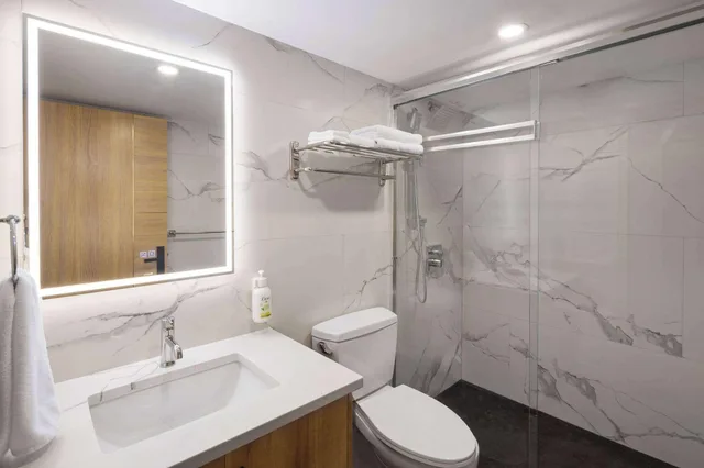 2 Bedrooms, Loft, Suite، Baymont by Wyndham West Edmonton 3/3