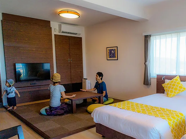 غرفة قياسية بسريرين منفصلين بإطلالة جزئية على البحر، Hotel Sunset Hill 5/8