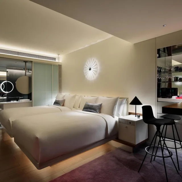 Guest Room, 2 Double Beds, Skyline View, High Floor، W Osaka 1/2