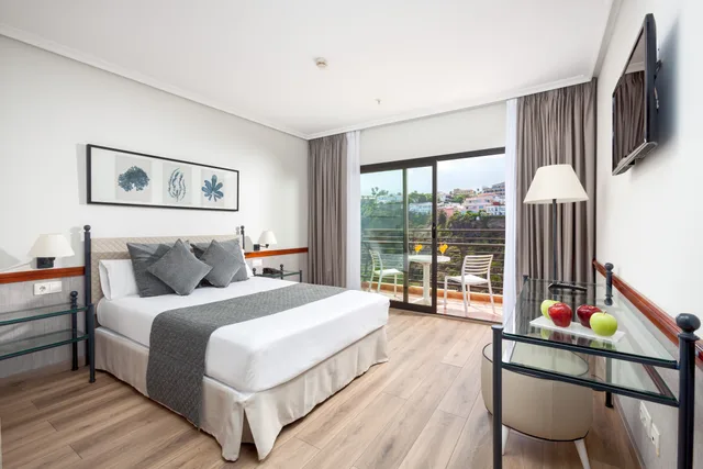 Room, Double or Twin Bed, Be Live Experience Orotava 1/4