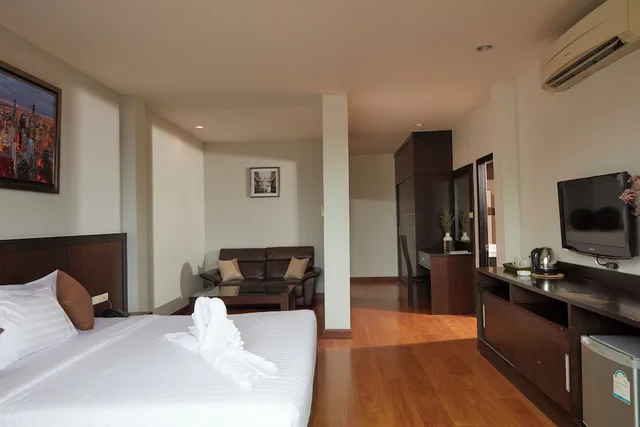 غرفة ديلوكس بسرير مزدوج بجاكوزي، Rhienchai Place 1/10