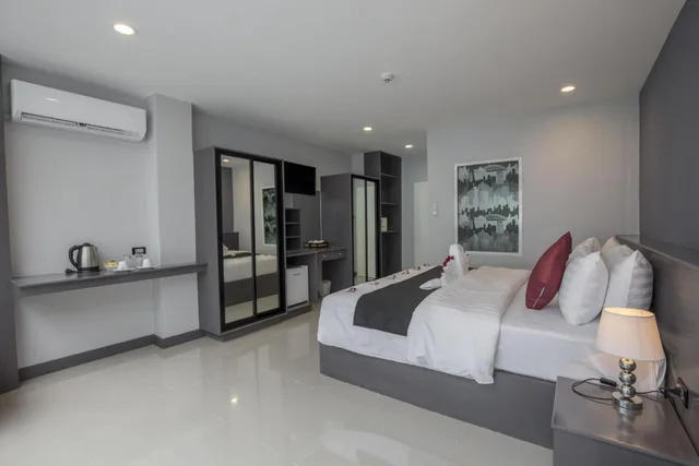 Deluxe, King Bed, Pool Access، MODERN LIVING HOTEL 6/10