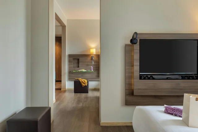غرفة بسرير مزدوج، MOXY MILAN MALPENSA AIRPORT 8/10