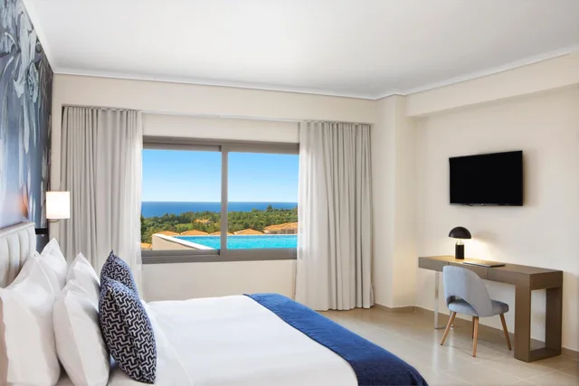 Deluxe, Family, Shared Pool، Zeus Eleva Ajul, a Registry Collection Hotel 2/9