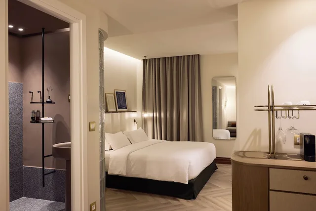 Deluxe, Double Bed, Sofa, A for Athens 9/10