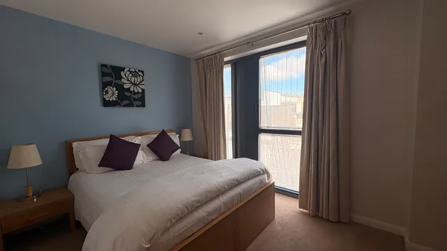 Deluxe, Townside، Liberty Wharf Apartments 2/5
