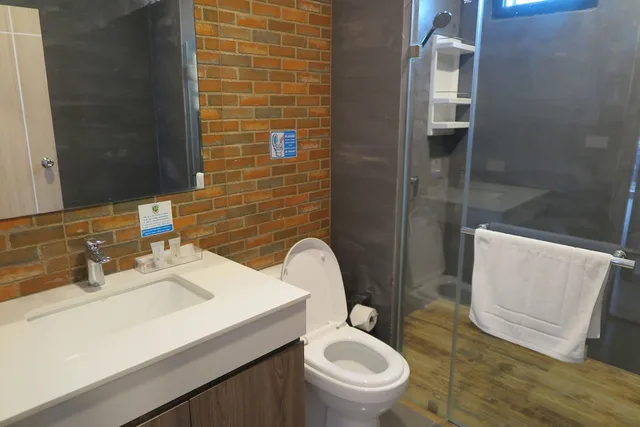 غرفة ديلوكس عائلية بسريرين منفصلين بشرفة، V20 Boutique Hotel 3/4