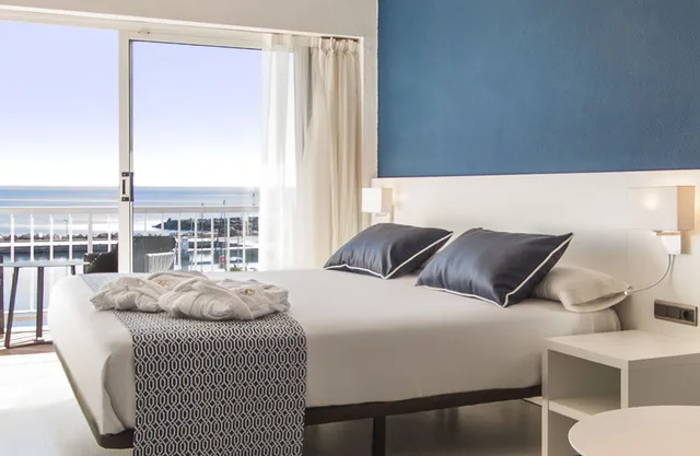 جناح جونيور بسرير مزدوج بإطلالة على البحر، Catalonia del Mar - Adults Only 3/6