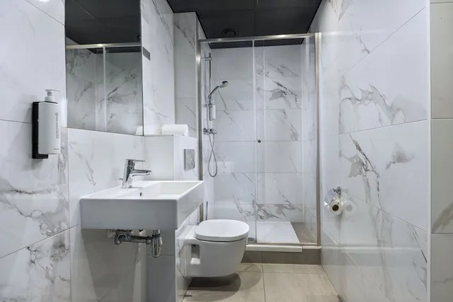 جناح جونيور بسرير كينج، HOTEL2STAY 2/3