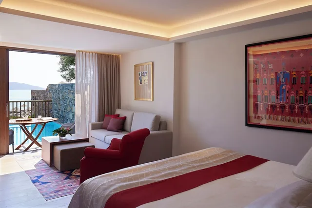 بنغل سوبيريور بسرير مزدوج بمسبح خاص، Elounda Mare Relais & Chateaux Hotel 1/4