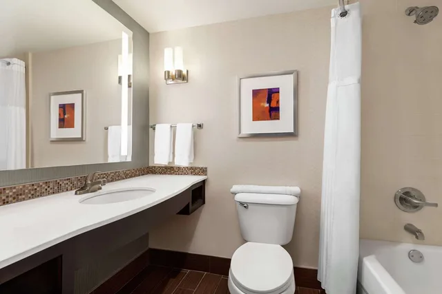 غرفة بريميوم بسريرين كوين، Hilton Garden Inn Louisville Downtown 7/8