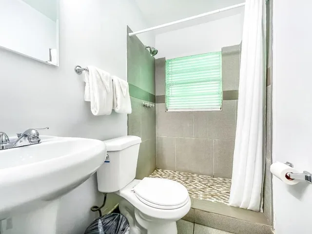 Room, Double Bed, Seagull Hollywood Beach 4/5