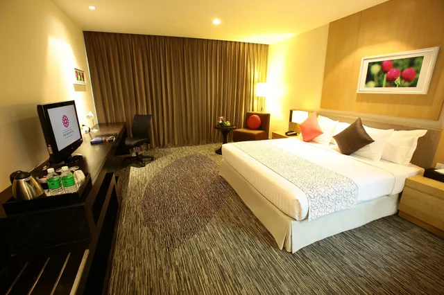 غرفة ديلوكس بسرير كينج بشرفة، Amaranth Suvarnabhumi Hotel 8/19