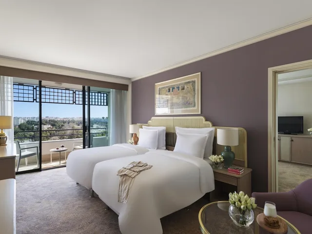 غرفة متصلة بسريرين منفصلين وسرير كينج بإطلالة على البحر، Rixos Downtown Antalya 17/19