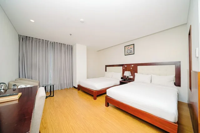 غرفة عائلية ثلاثية بسريرين كوين، Gemma Hotel 1/5