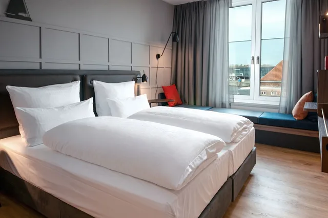 Double Bed, Unique by ATLANTIC Hotels Kiel 5/9