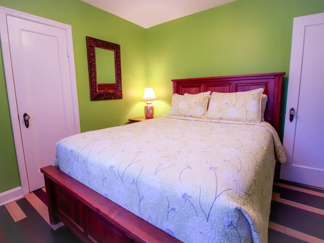 كوخ بسريرين كوين بغرفتي نوم، James Bay Inn Hotel Suites Cottage 2/4