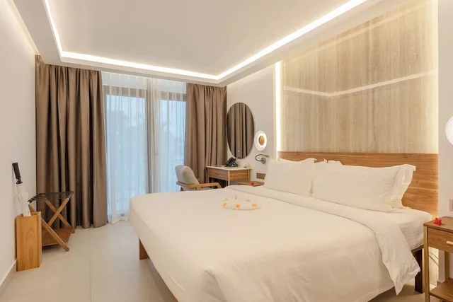 Signature, Mountain, Standard, King Bed, Garden and Mountain View, Coral Strand Smart Choice 2/10