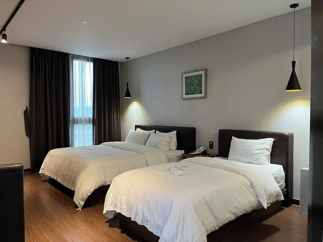 1 Bedroom, Family, Twin Beds, 1 King and 1 Single Beds, REST HOTEL 1/4