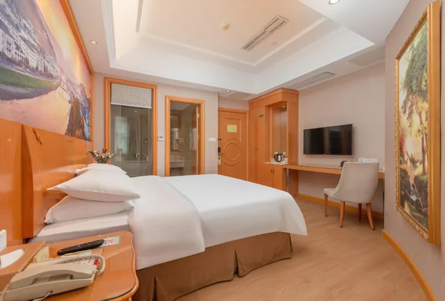 غرفة بسرير مزدوج بإطلالة على الحديقة، Vienna Hotel (Guangzhou Beijing Road Pedestrian Street Big Buddha Temple) 1/1