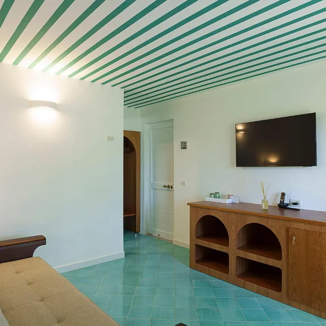 Junior Suite, Garden View, Continental Mare 7/10