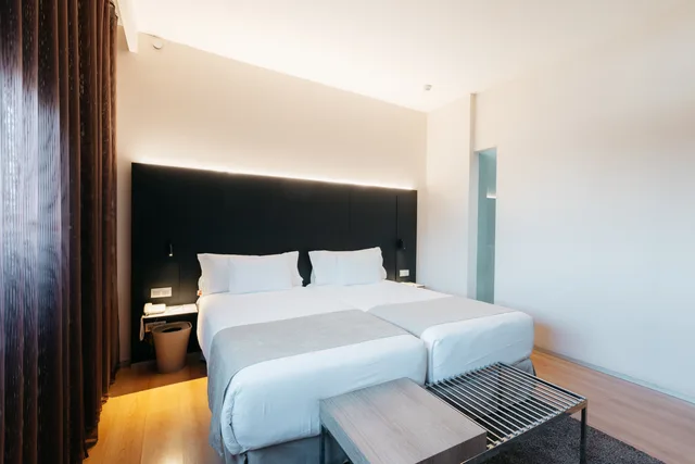 جناح جونيور، BARCELO VALENCIA 1/2