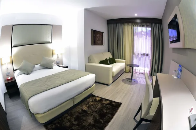 جناح ديلوكس بسرير مزدوج مع أريكة، Az Hotel Vieux Kouba 1/2