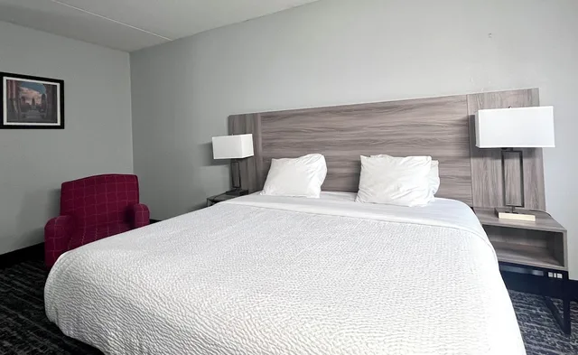 غرفة بسرير كينج لذوي الإعاقة، Baymont By Wyndham Indianapolis South 6/10