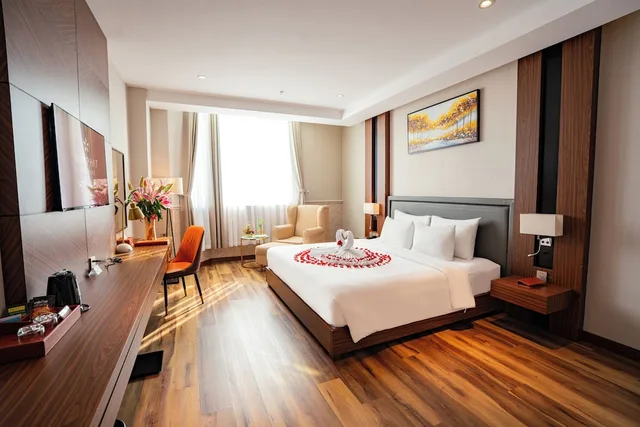 جناح جونيور بسرير كينج، Van Phat Riverside Hotel 4/10