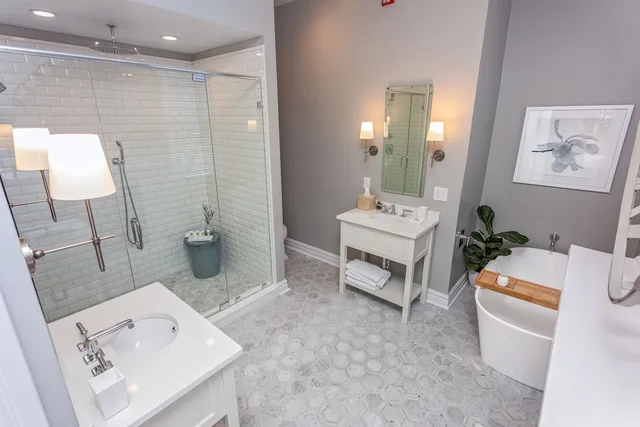 Magnolia, Suite, Queen Bed، Freemason Inn - Bed &amp; Breakfast 2/2
