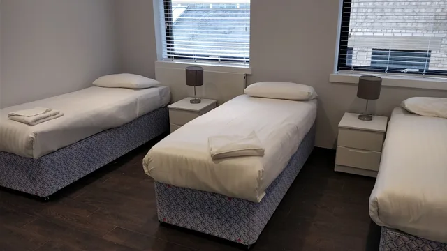 2 Bedrooms, Apartment, 4 Beds, Access Tower Hill 2/4