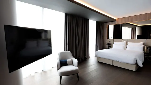 جناح جونيور، Grand Plaza Hotel And Congress Centre 1/2