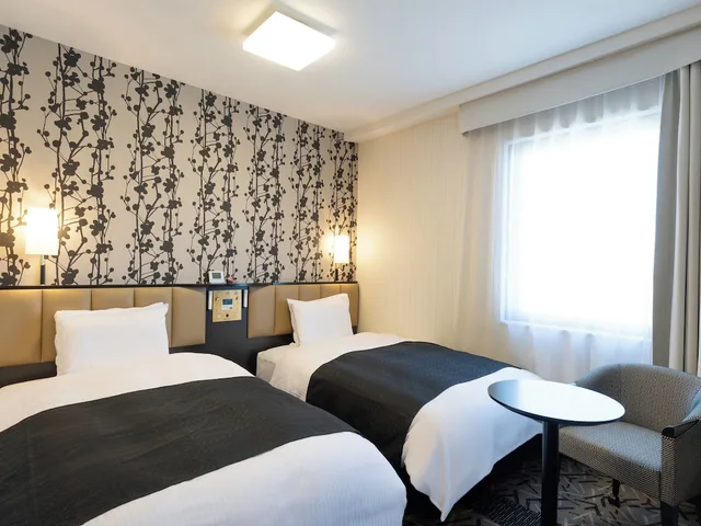 غرفة قياسية بسريرين منفصلين بغرفتي نوم، APA Hotel Toyama 2/4