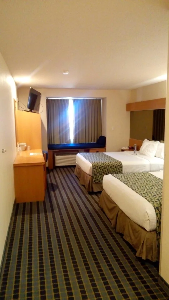 غرفة ديلوكس بسرير كوين لذوي الإعاقة، Microtel Inn and Suites by Wyndham Chihuahua 1/8