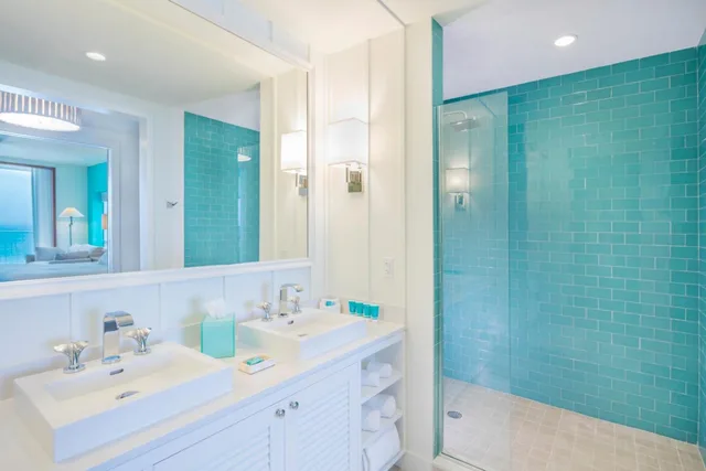 غرفة ديلوكس بسريرين كوين بإطلالة جزئية على البحر، Margaritaville Hollywood Beach Resort 2/2