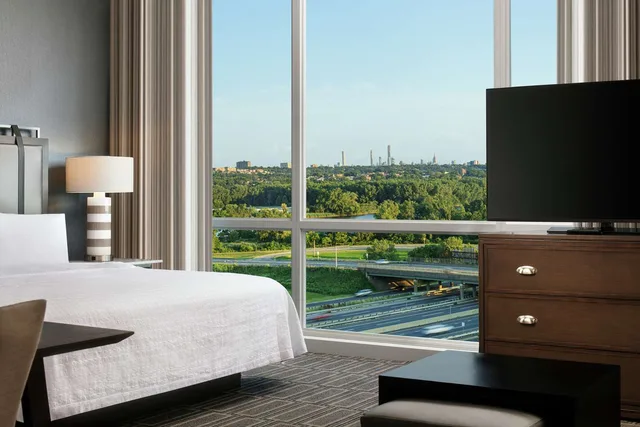 جناح بسريرين كوين بإطلالة على المدينة، Homewood Suites By Hilton Teaneck Glenpointe 2/3