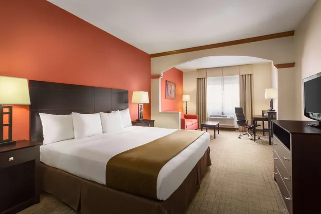 Suite, King Bed, Country Inn & Suites by Radisson, Houston Northwest, TX 2/2